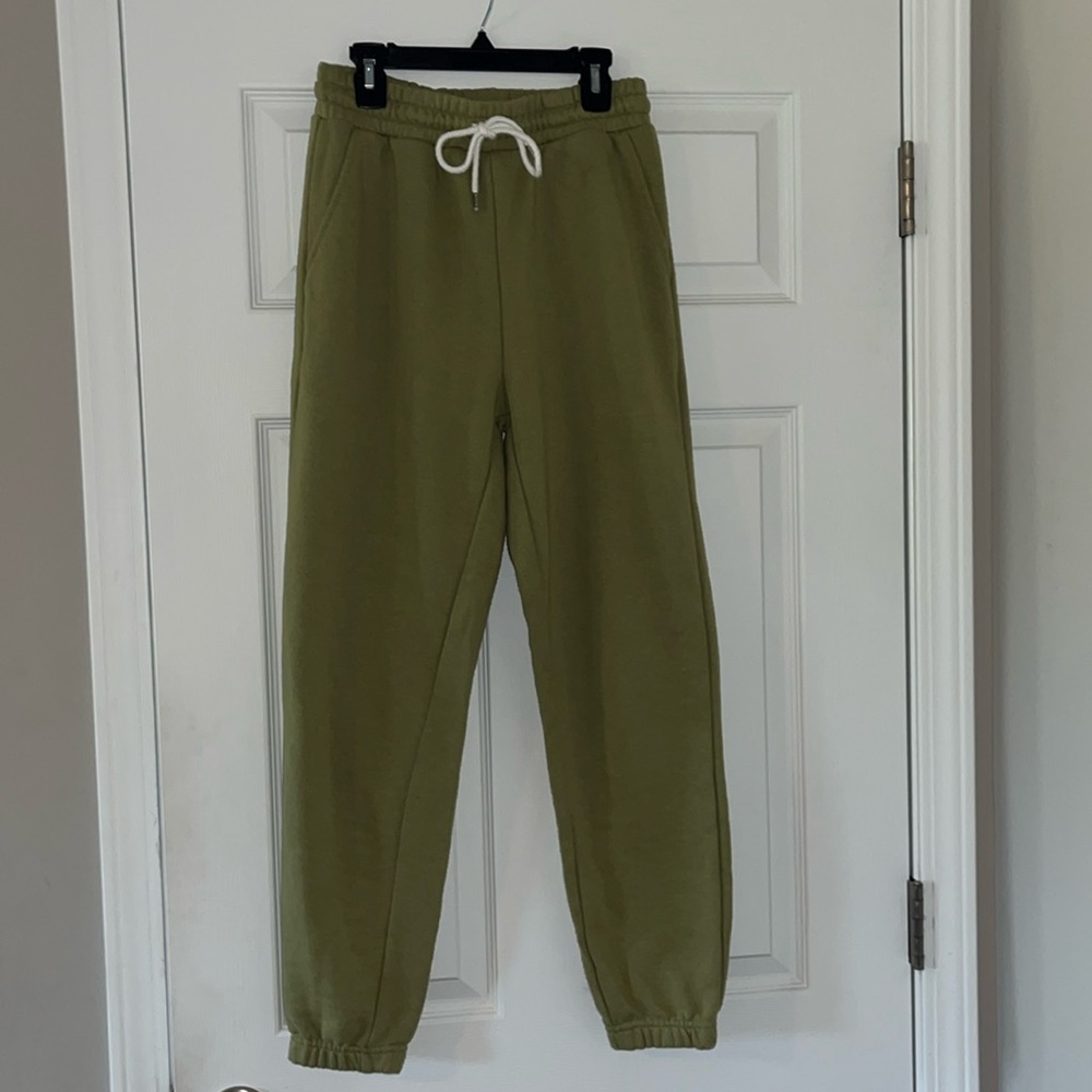 Green Forever 21 sweatpants